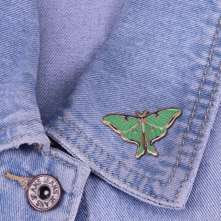 Smaragd Mondfalter Pin: Einzigartiger Schmetterling Anstecker