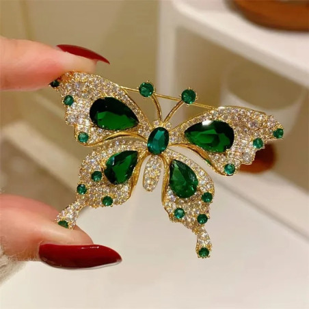 Königliche Smaragd-Schmetterlingsbrosche: Eleganter Schmuck