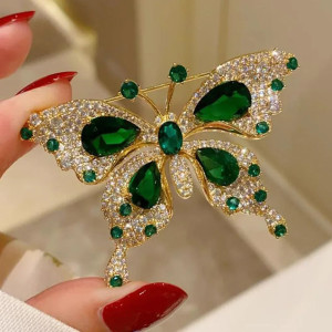 Königliche Smaragd-Schmetterlingsbrosche: Eleganter Schmuck