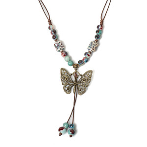 Boho Schmetterling Halskette | Elegante Steine & Bunte Perlen