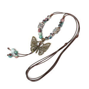 Boho Schmetterling Halskette | Elegante Steine & Bunte Perlen