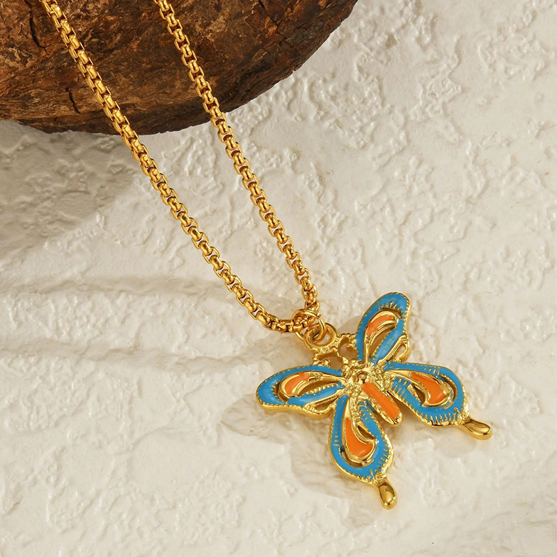 Schmetterling Halskette Pastell-Glanz – Goldener Damenschmuck