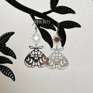 Sonne & Mond Schmetterling Ohrringe | Himmlischer Boho Schmuck