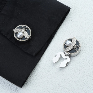 Elegantes Knopf-Cover Königsbiene | Bienenschmuck für Hemden