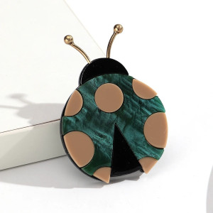 Marienkäfer-Brosche Pastell-Eleganz | Schickes Accessoire