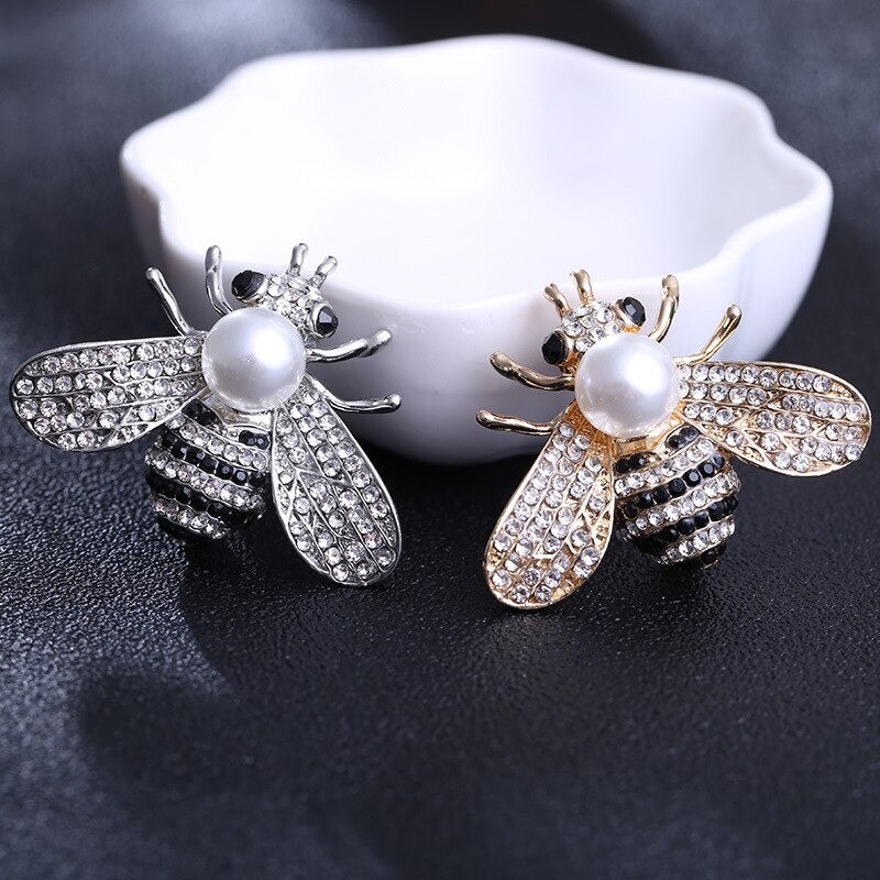 Broche petite abeille pour femme avec strass et perle blanche - 2 modèls au choix
