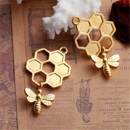 Bienenwaben-Anhänger mit 3D-Biene | Goldfarbener Bienenschmuck