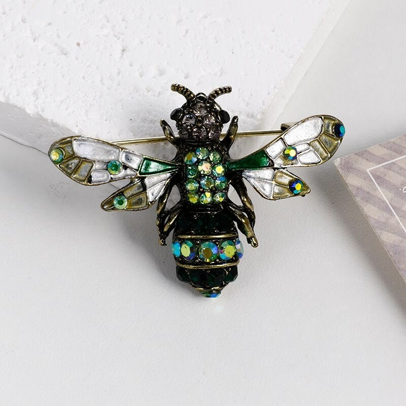 Bienenbrosche mit Glasflügeln | Süßer Bienenschmuck & Geschenk