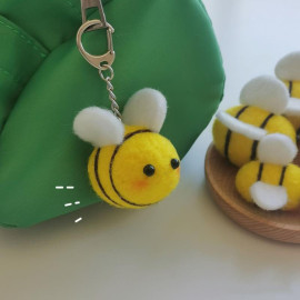 Süßer Bienen-Schlüsselanhänger aus Filz | Einzigartiges Geschenk