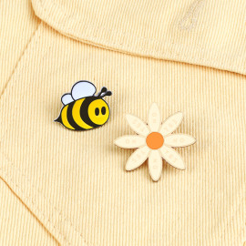Pin-Set Biene & Gänseblümchen | Süßer Bienenschmuck als Geschenk