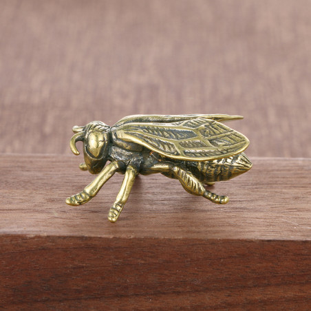 vue côté Figurine d'abeille en lation vintage