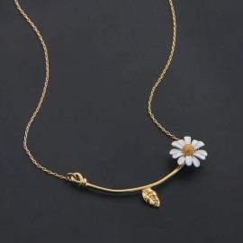 détails Collier marguerite star