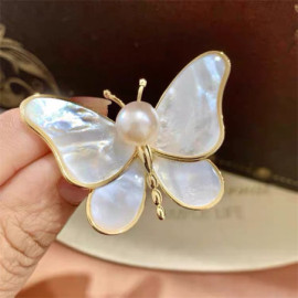 Détails Broche Papillon Blanc avec Perle