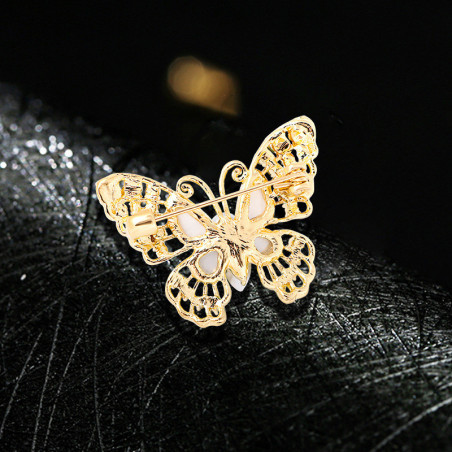 Broche Papillon composée de Perles Vue Arrière