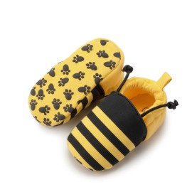 vue dessous Chaussons pour nouveau-né motif abeille jaune