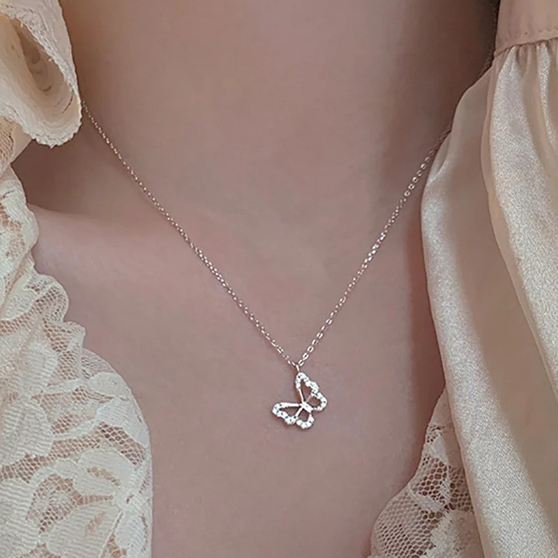 Collier papillon petit papillon ailes en Strass