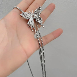 détails Collier papillon Grand papillon ras de cou et long pendants