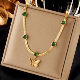 Collier papillon Ailes dorée ouvertes et cœurs émeraudes