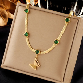 Collier papillon volants scintillant et cœurs émeraudes