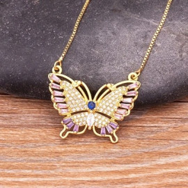 Collier avec pendentif papillon avec strass colorés