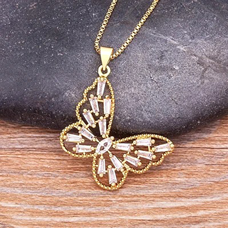 Elegante Halskette mit Schmetterling-Anhänger - 2 Modelle!