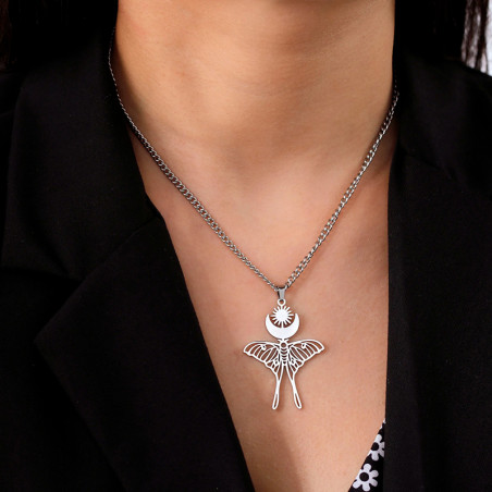 Collier papilion doré avec lune et soleil vue autre modèle