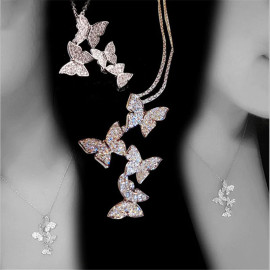 Collier papilion vol de 4 papillons