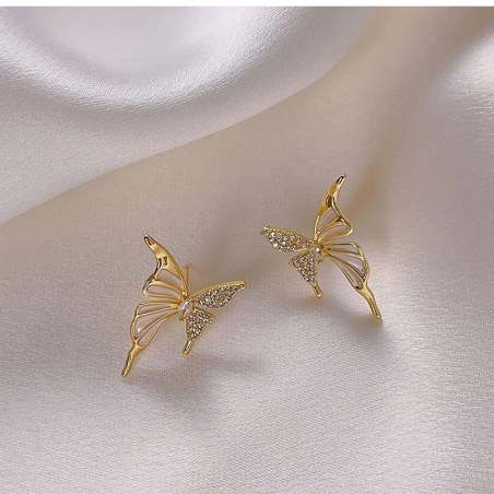 Boucles d'oreilles papillon avec papillonsd délicatements dorés et