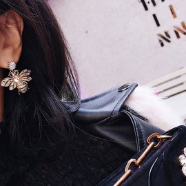 magnifiques Boucles d'oreilles abeille longues en strass