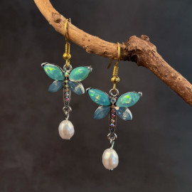 Boucles d'oreilles Pendantes Libéllule avec Perles Blanches Rétro