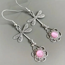 Vue complète des Boucles d'oreilles Pendantes Libéllule Vintage Couleur Argent avec Fleur Pierre Rose