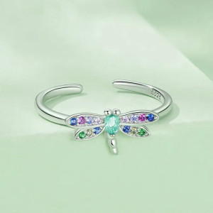 Vue de face Bague Libéllule en argent 925 avec ailes de libellule colorées - Ajustable !