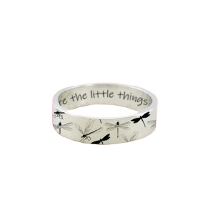Bague Libéllule Vintage Gravée avec citation "Appreciate The Little Things"