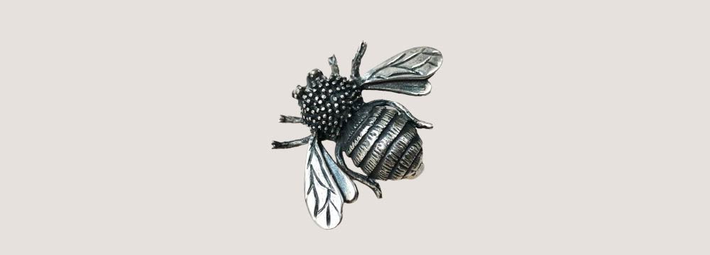 Bienenbrosche: Vintage-Anstecker in Silber oder Email
